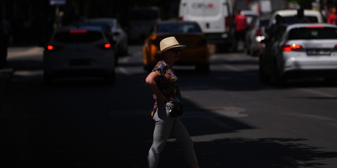 Hava Sıcaklığı Dün 22 İlde 40 Dereceyi Aştı