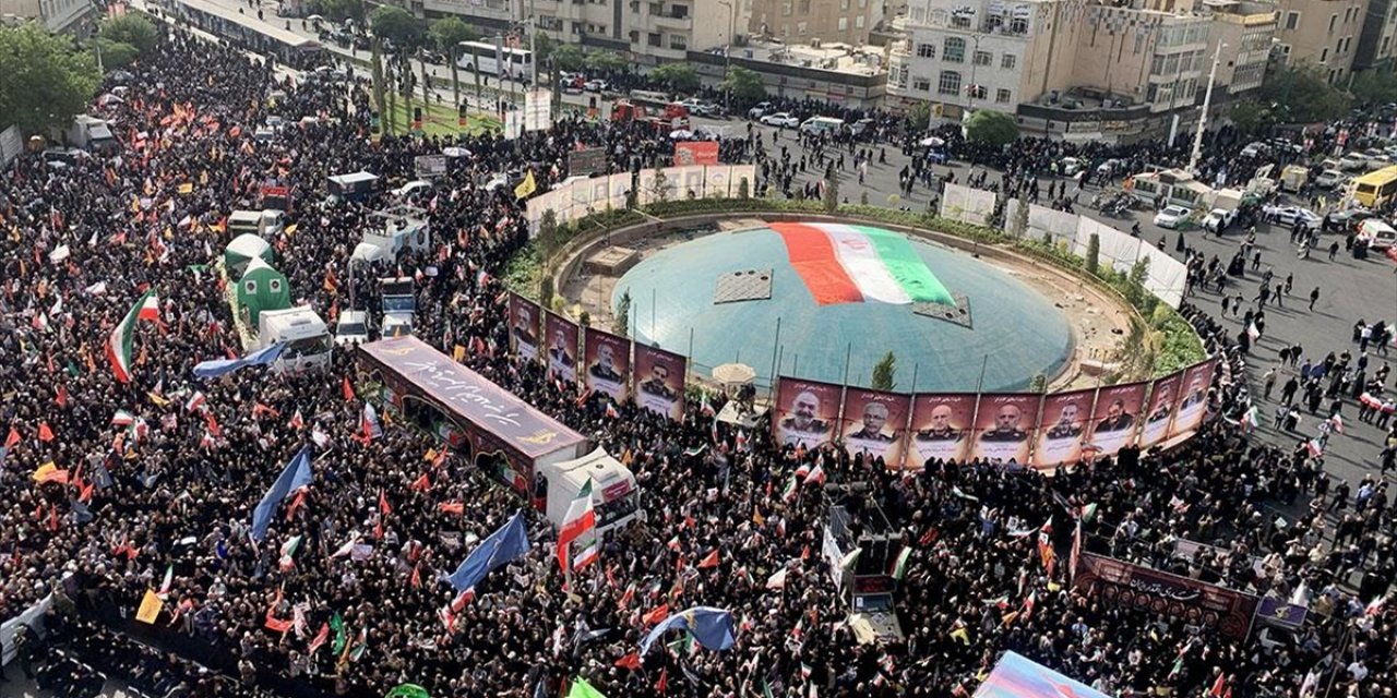 İsrail’in Saldırılarında Hayatını Kaybeden Yetkililer ve Bilim İnsanları İçin Tahran’da Cenaze Törenleri Düzenlendi