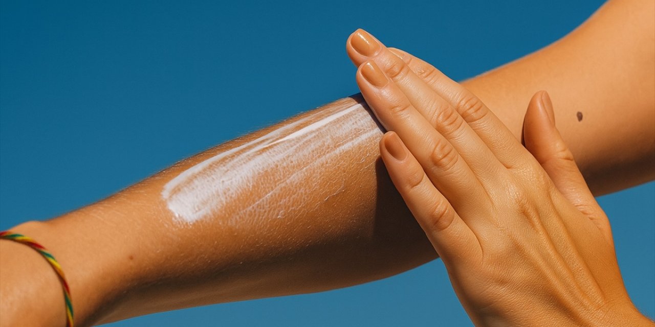 Uzmanından "Güneş Yanıkları Yıllar Sonra da Deri Kanserine Neden Olabiliyor" Uyarısı