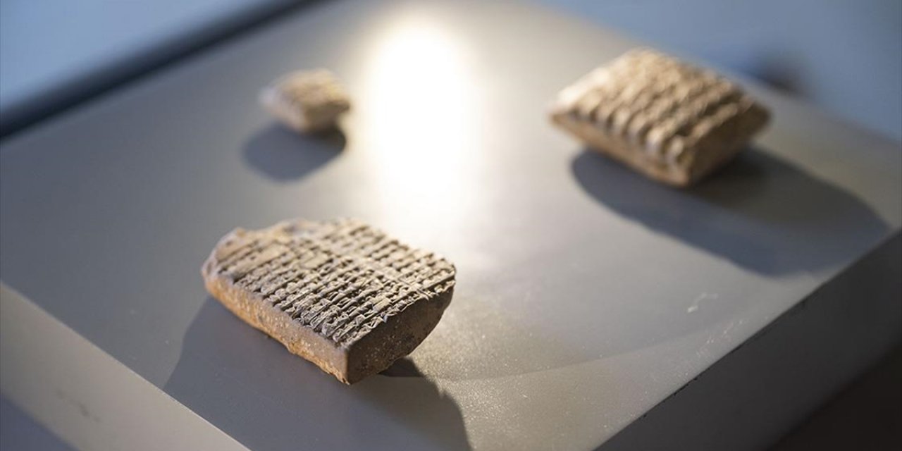 Türkiye, Irak'a Ait 6 Çivi Yazılı Kil Tableti Törenle İade Etti