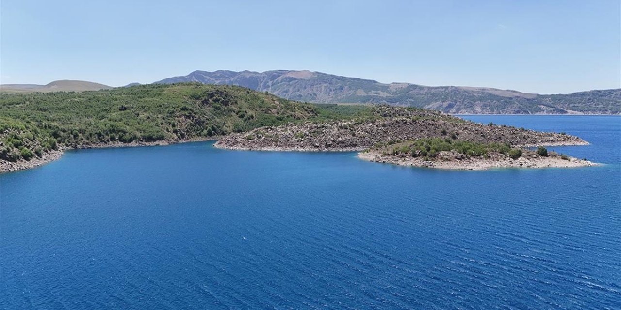 Nemrut Kalderası Eşsiz Güzellikleriyle Ziyaretçilerini Ağırlıyor