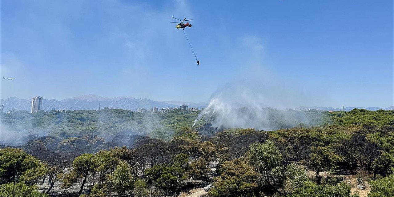 Antalya'da Son Bir Haftada Çıkan 37 Orman Yangınında 52 Hektarlık Alan Zarar Gördü