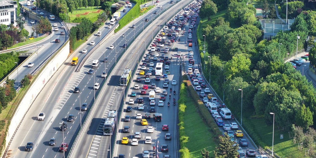İstanbul'da Trafik Yoğunluğu Yüzde 74'e Çıktı