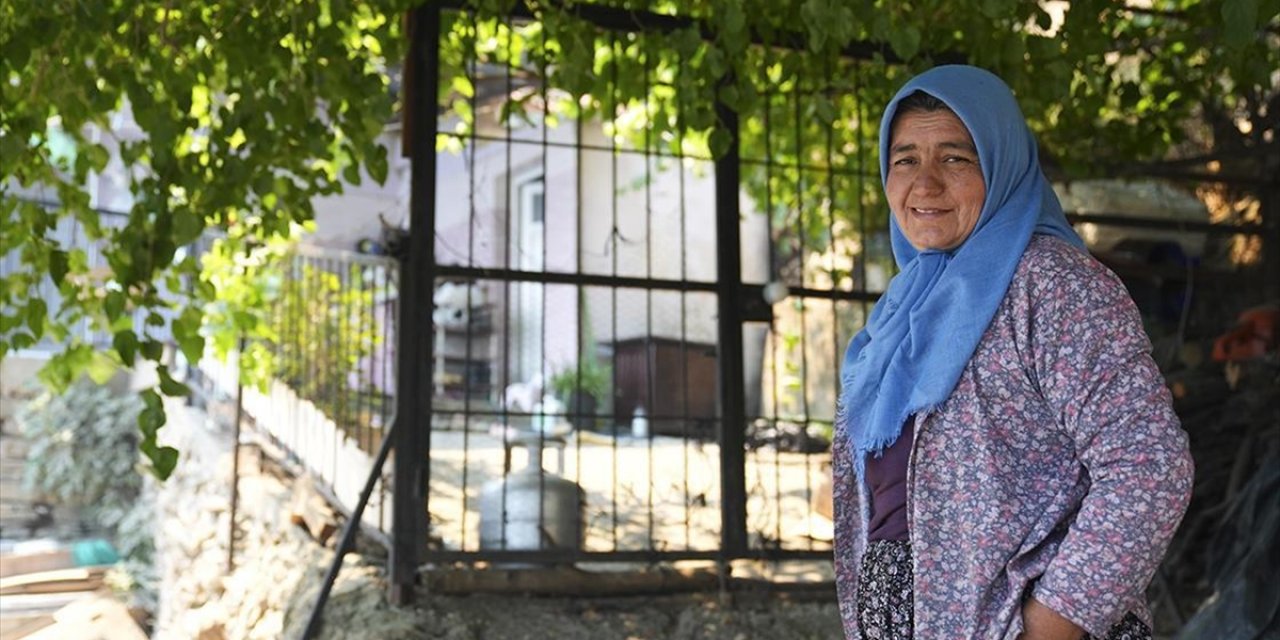 Mahallesini Terk Etmeyen Kadın Evleri Orman Yangınından Korudu