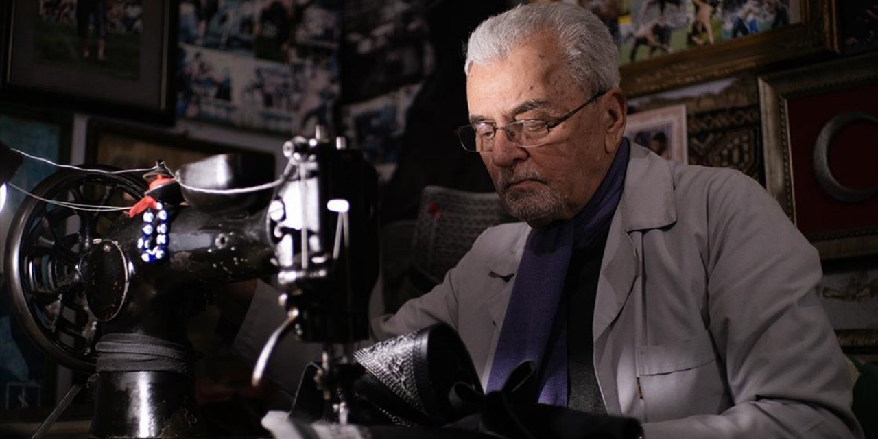 Pehlivanların Yol Arkadaşı İrfan Usta, Kispet Zanaatı Unutulmasın Diye İğneyi Elinden Bırakmıyor