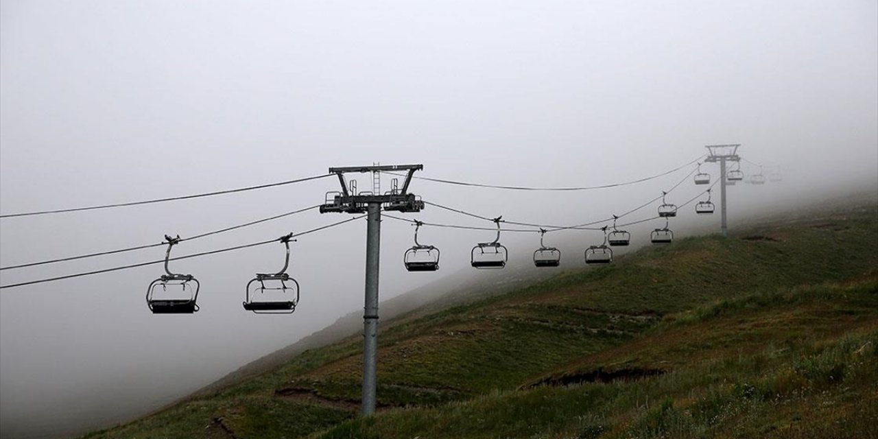 Erzurum, Kars ve Ardahan'da Yaz Ortasında Etkili Olan Soğuk Hava Kışı Aratmadı