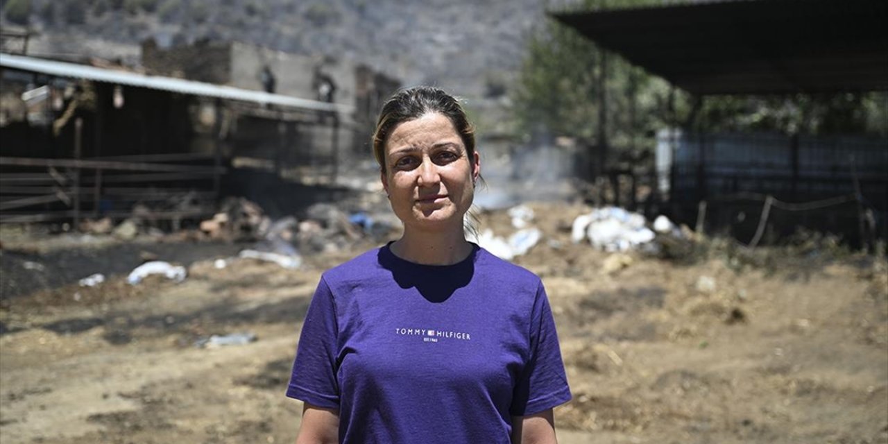 Yangında Evini ve Ahırını Kaybetti, Alevlerden Kurtulan 4 İneği Tesellisi Oldu