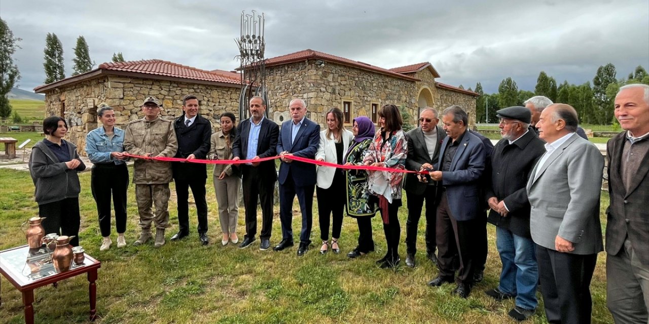 Kenan Yavuz Etnografya Müzesi'nde "Topraktan Kopuşun Hikayesi" Adlı Eser Sergileniyor