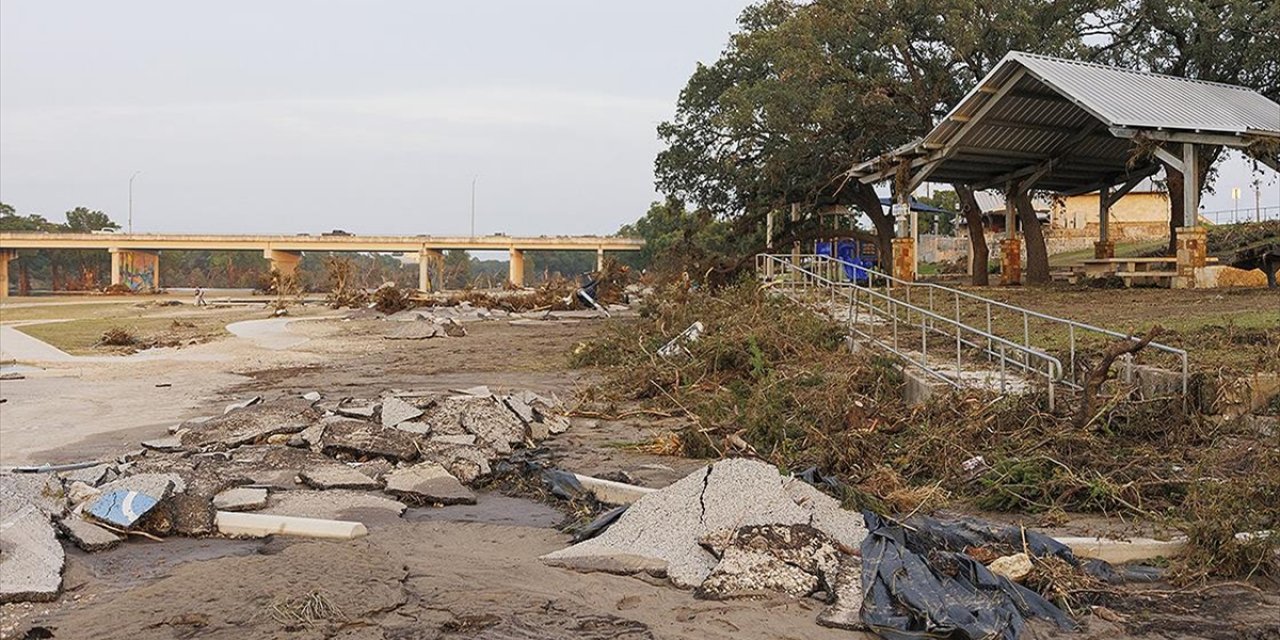 ABD'nin Texas Eyaletindeki Sel Felaketinde Hayatını Kaybedenlerin Sayısı 82'ye Yükseldi