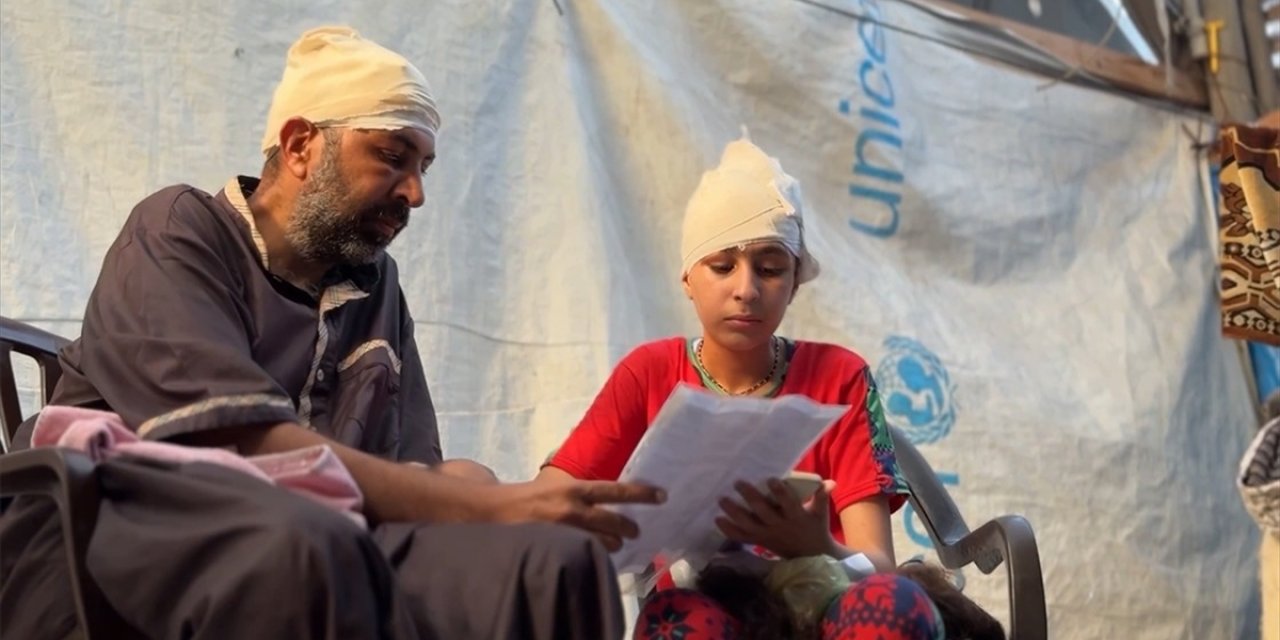 İsrail Saldırısında Başından Yaralanan Gazzeli Kız Çocuğu, Saçlarına ve Çocukluğuna Kavuşma Hayali Kuruyor