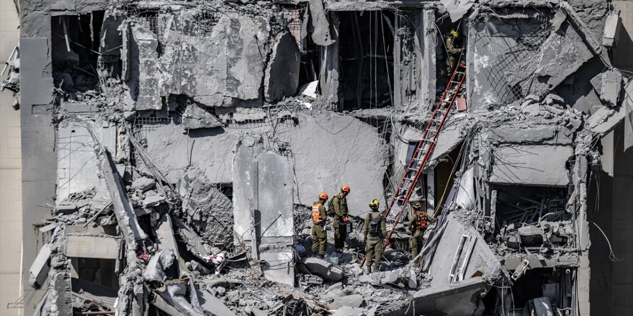 İran, İsrail'in 12 Gün Süren Saldırılarında Can Kaybının Bin 100'e Yükseldiğini Duyurdu