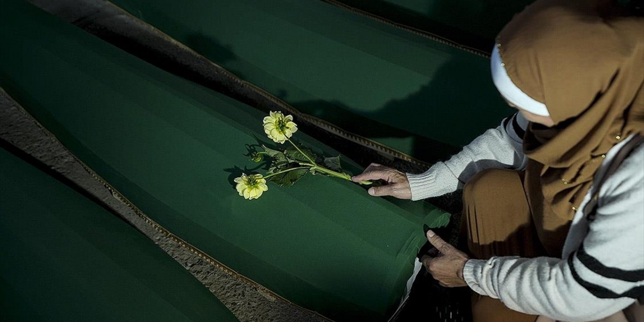 Srebrenitsa Soykırımı’nın 30’uncu Yılında Toprağa Verilecek 7 Cenaze, Gözyaşlarıyla Karşılandı