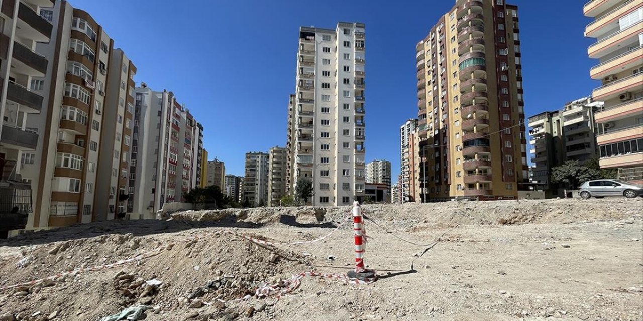 Depremde Yıkılan Ekim Apartmanı Sanıklarına Verilen Cezanın Gerekçesinde "Kalitesiz Malzeme" Vurgusu