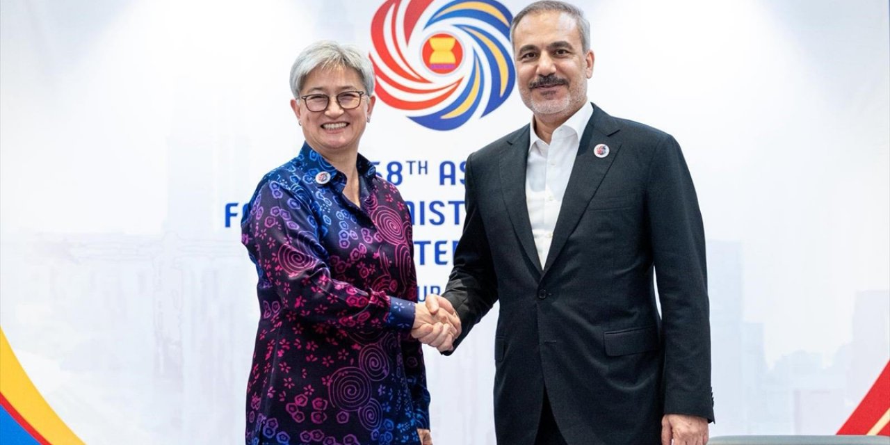 Dışişleri Bakanı Fidan, Avustralyalı Mevkidaşı Wong İle Malezya'da Görüştü