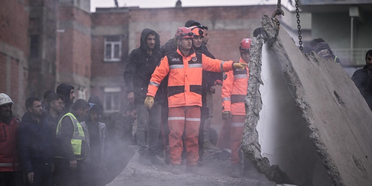 Diyarbakır'da Depremde 60 Kişinin Öldüğü Yoldaş Apartmanı'nın Müteahhidine Verilen Ceza Hukuka Uygun Bulundu