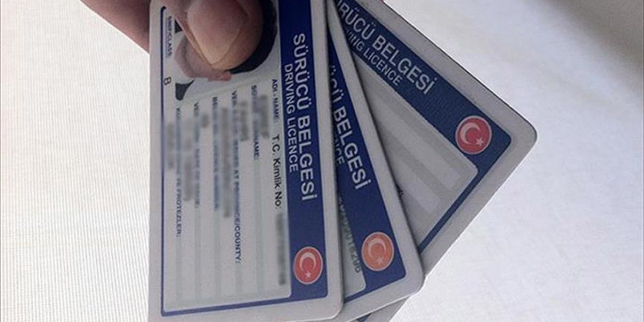 Eski Tip Ehliyetler 1 Ağustos'ta Geçerliliğini Yitirecek