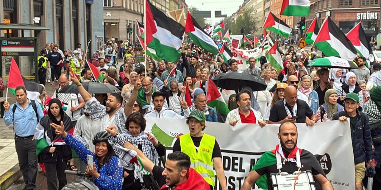 İsrail'in Gazze'ye Saldırıları İsveç'te Protesto Edildi