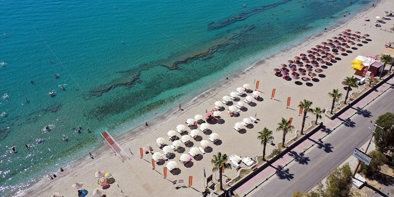 Kuşadası ve Didim'in Sahillerinde 39 Mavi Bayrak Dalgalanıyor