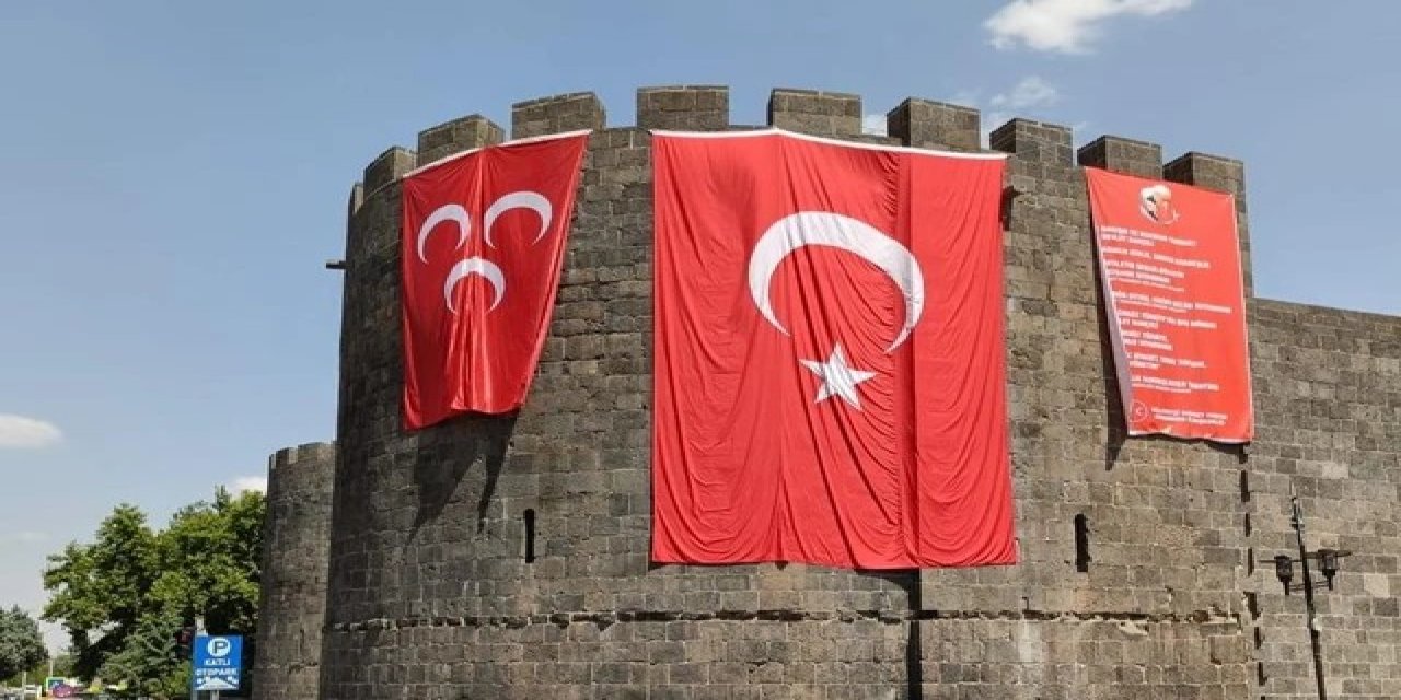 Diyarbakır Sokaklarında Dikkat Çeken Manzaralar! Bahçeli Talimat Verdi...