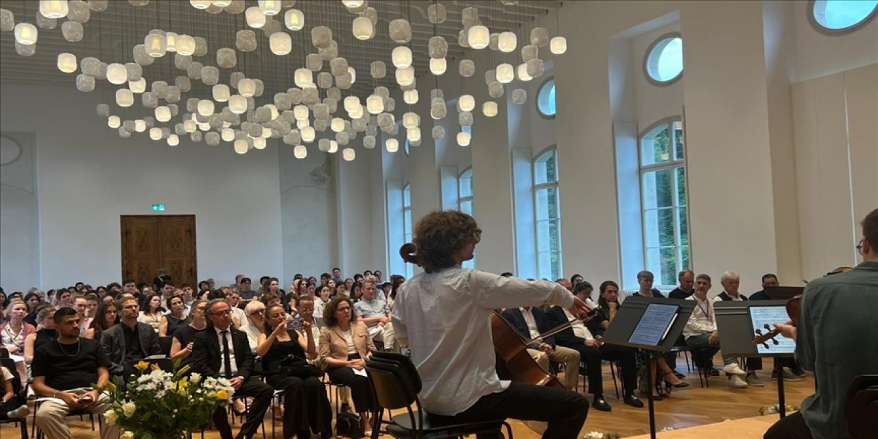 Mersin'de Kazada Ölen Ödüllü Keman Sanatçısı Laçin Akyol İçin İsviçre'de Anma Programı Düzenlendi