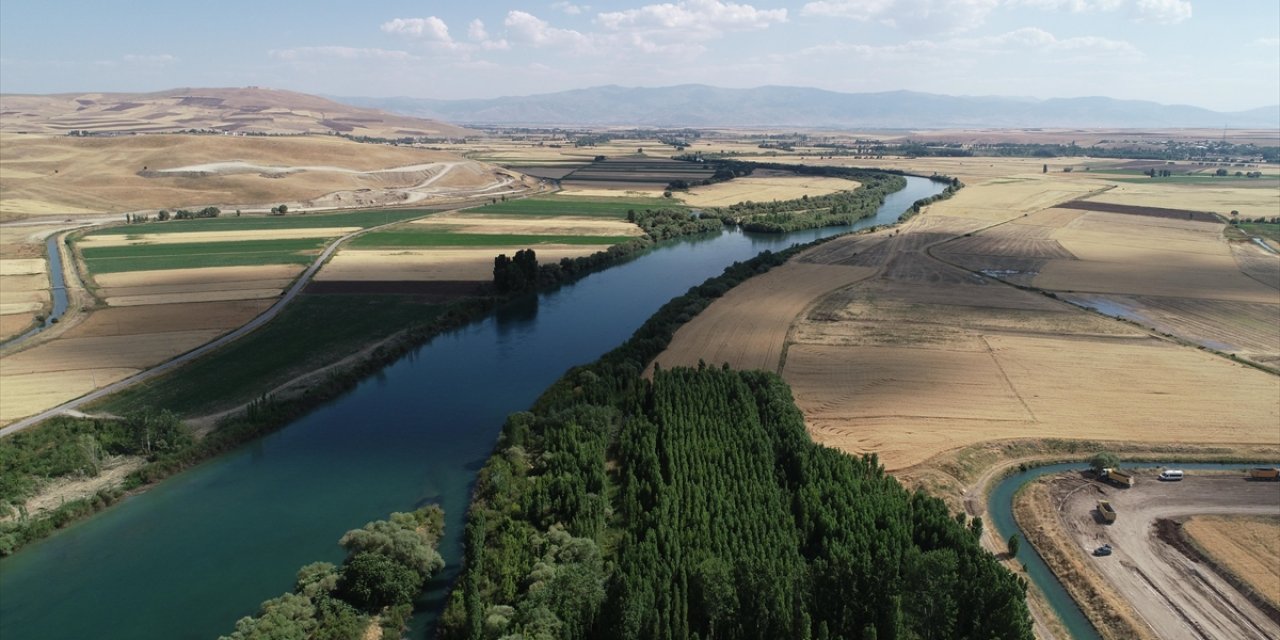 Muş'taki Sulama Projesiyle 780 Bin Dekar Araziye "Can Suyu" Taşınacak