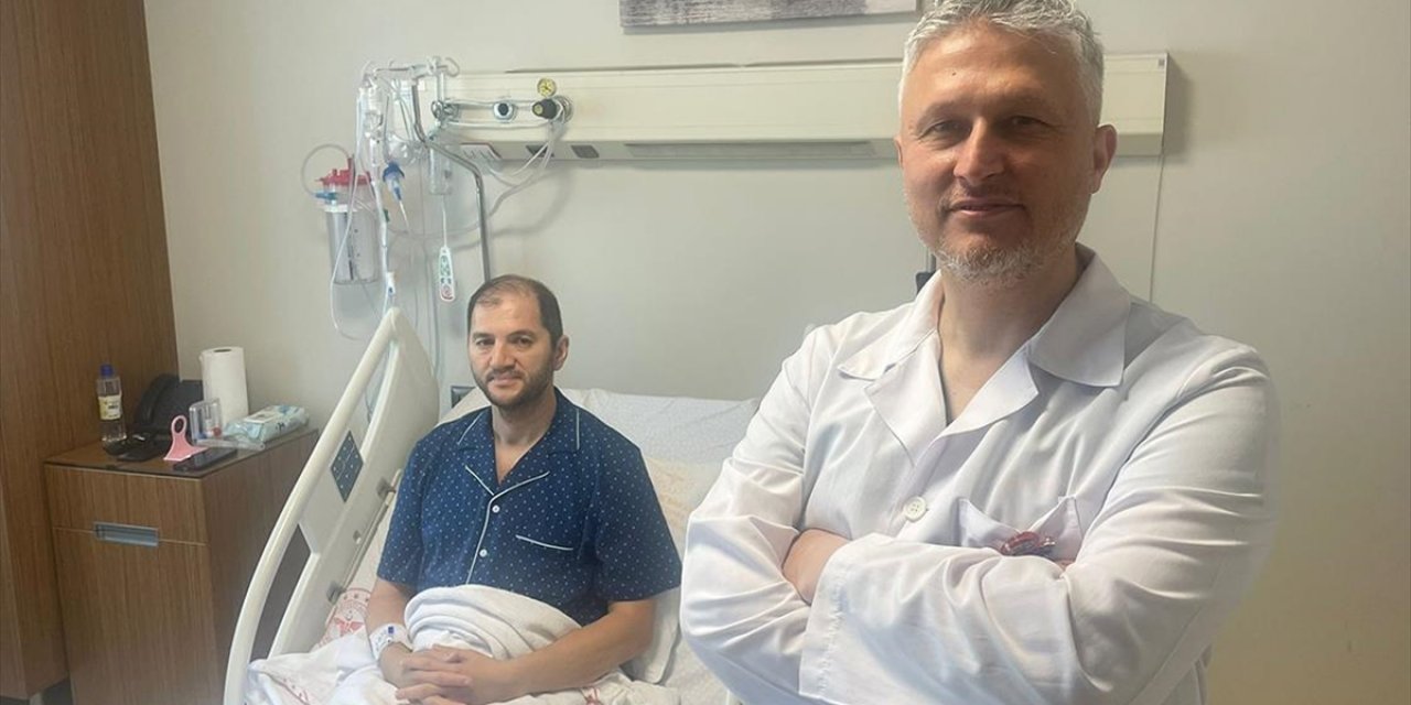 İleri Derecede Aort Hastalığı Olan Hasta "6 Santimetrelik" Kesiyle Tedavi Edildi