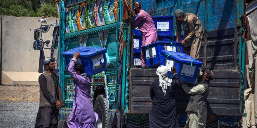 Afganistan'da Seçim Sonuçları Tartışması: Her Aday Kendisinin Kazandığını İddia Ediyor