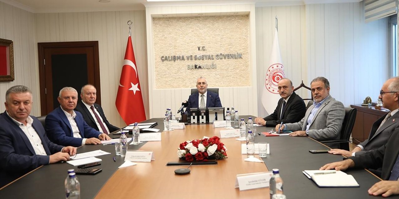 Bakan Işıkhan: İşçilerimize Birinci 6 Ay İçin Yüzde 24 Zam Oranını Teklif Ediyoruz