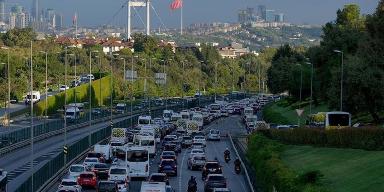 Kara Yolunda Taşıt Hareketliliği 22 Yılda 3 Kat Arttı