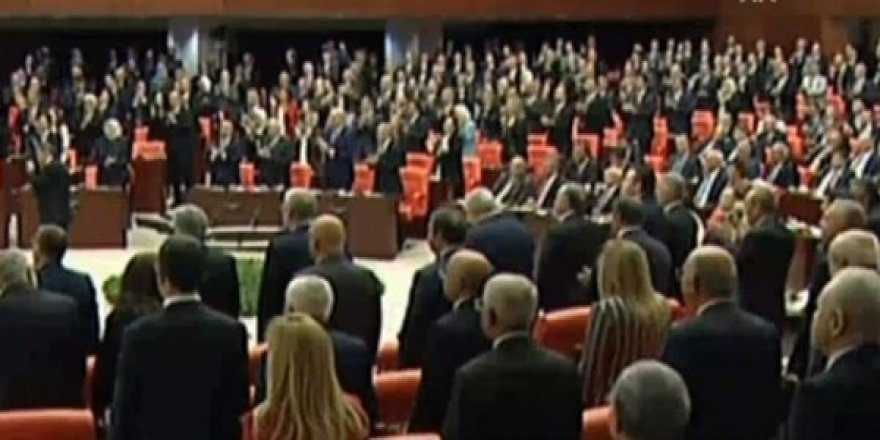 HDP İstiklal Marşı'nı Okumadı