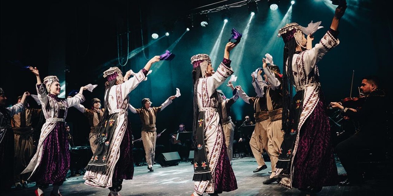 Vanlıları Sanatsal Etkinliklerle Buluşturan "Van Kültür Yolu Festivali" Sürüyor