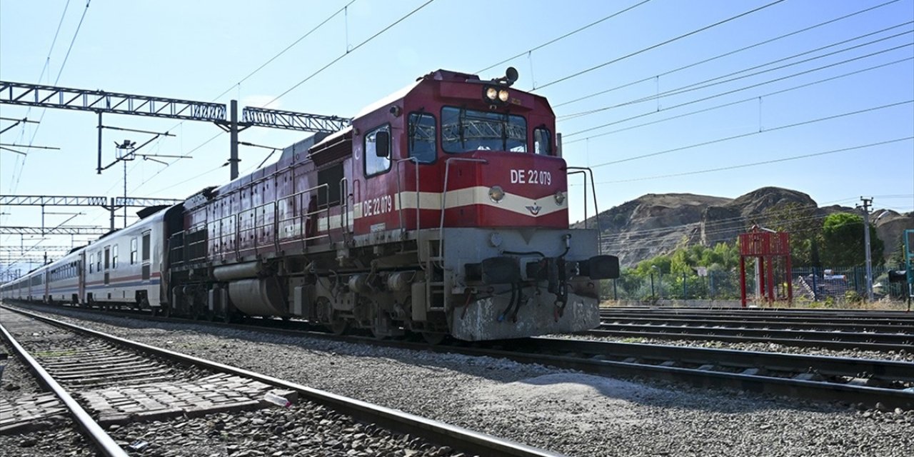 Türkiye'nin Bölgesel Demir Yolu Bağlantısını Güçlendirecek Projeye 2,4 Milyar Avroluk Finansman