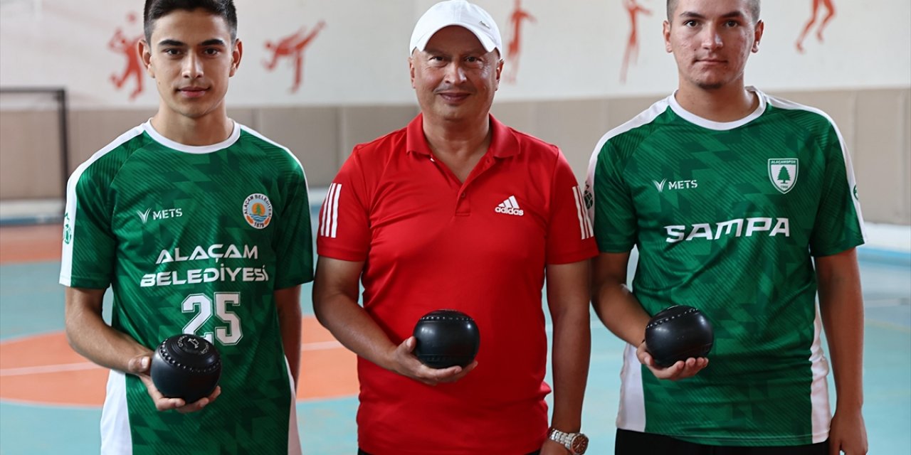 Samsunlu Lise Öğrencileri Çim Topu Avrupa Şampiyonası'nda Zirveyi Hedefliyor