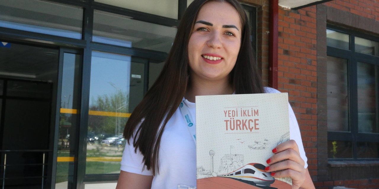 Rus Eczacı Türkçe Öğrenmek İçin İşinden İstifa Etti