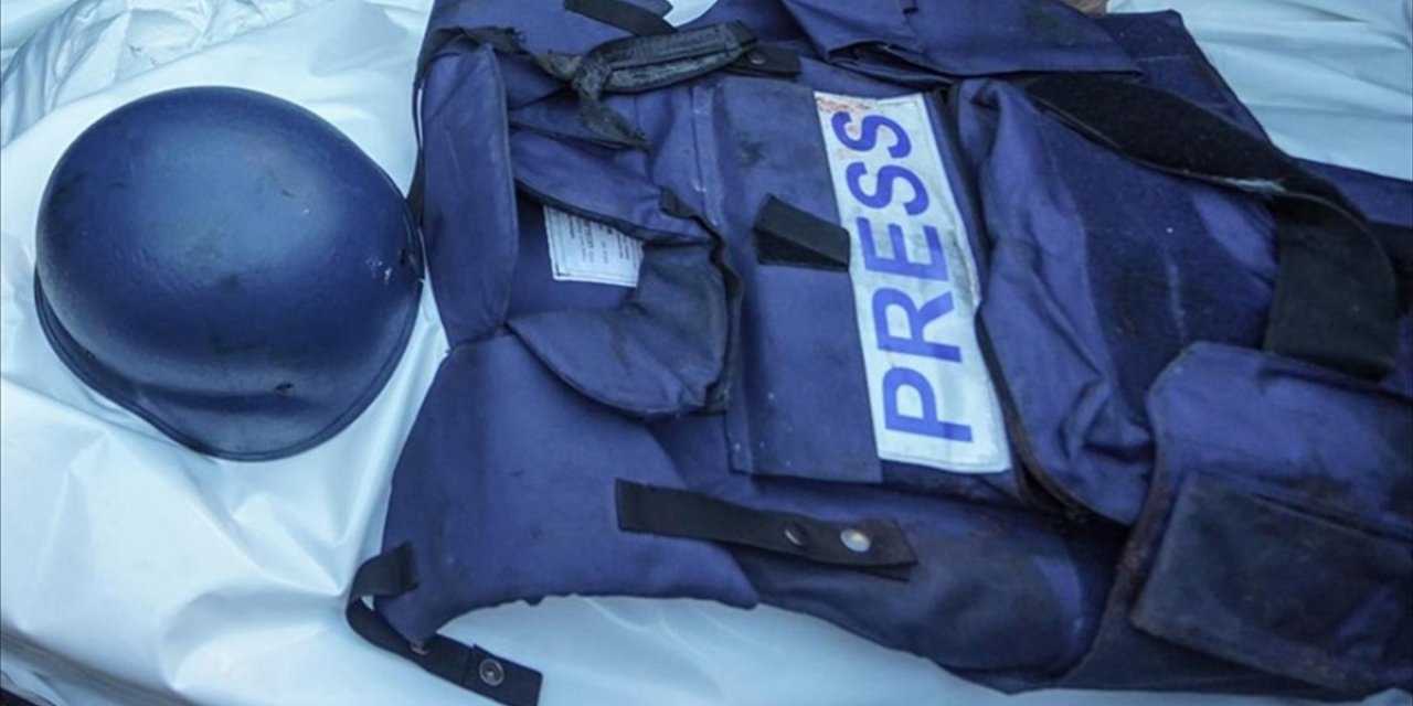 İsrail, Gazze’de Hamile Bir Gazeteciyi Karnındaki Bebeği Ve Tüm Ailesiyle Birlikte Öldürdü