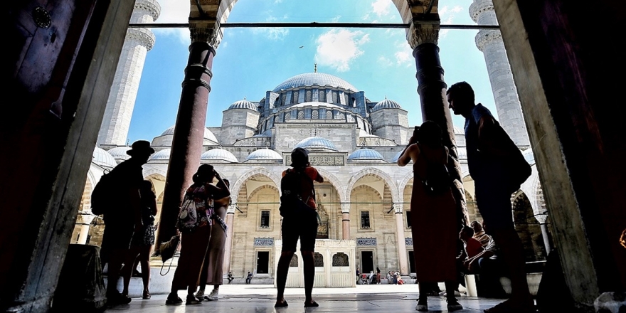 İstanbul İlk 8 Ayda 9 Milyon Yabancı Ziyaretçiyi Ağırladı