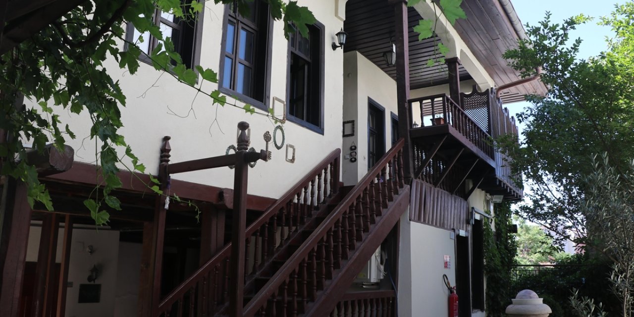 Burdur'da Tarihi Konakta Bağımlılıkla Mücadele Ediliyor