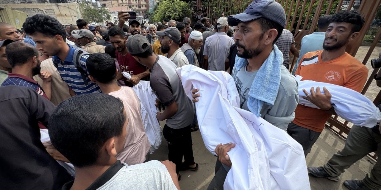 İsrail'in Gazze'de Sivillerin Ev ve Çadırlarını Hedef Aldığı Saldırılarda 20 Kişi Hayatını Kaybetti