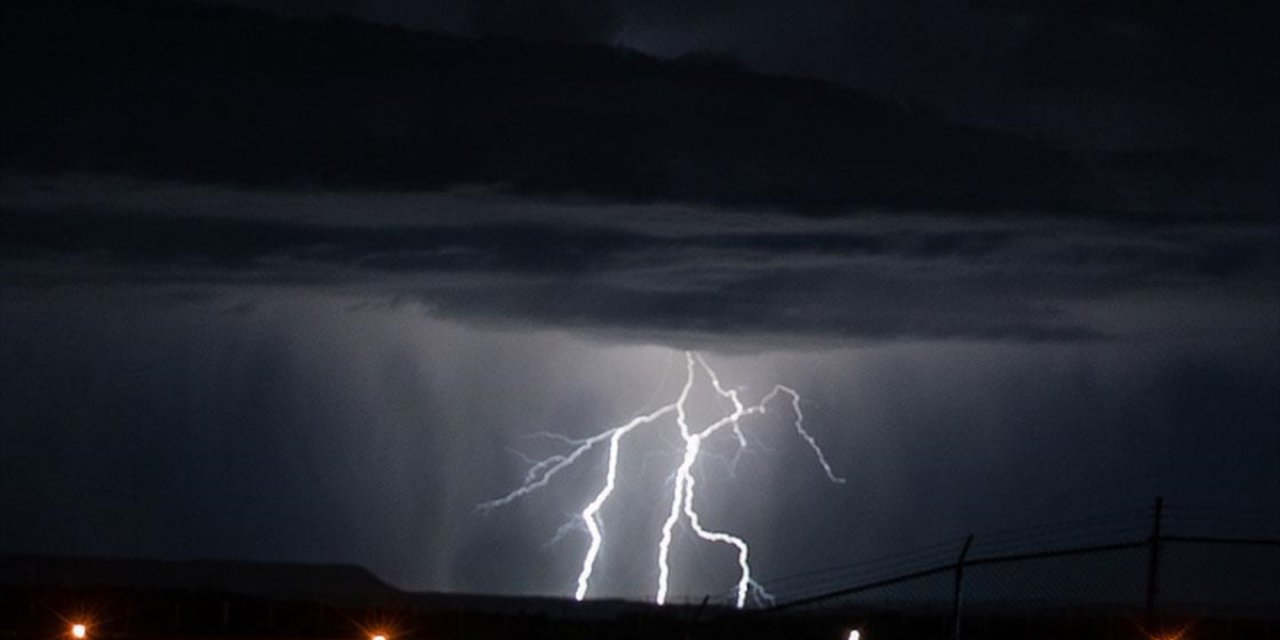 ABD'de 2017'de Görülen 829 Kilometre Uzunluğundaki Şimşeğin Dünya Rekoru Kırdığı Bildirildi