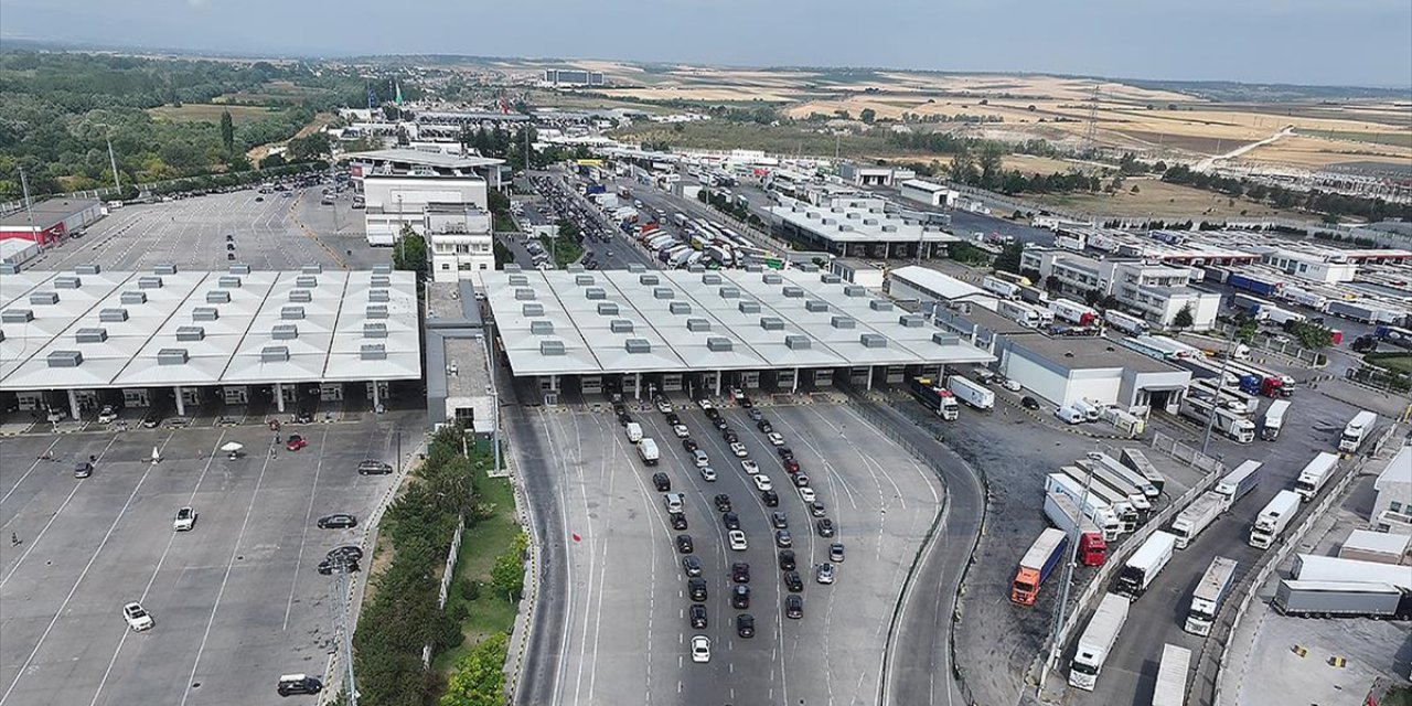 Yıllık İzinlerini Memleketlerinde Geçiren Gurbetçilerin Dönüş Yolculuğu Sürüyor