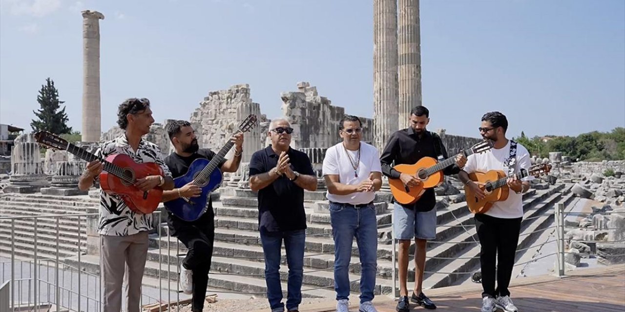 Gipsy Kings By Andre Reyes, Apollon Tapınağı'nda Klip Çekti