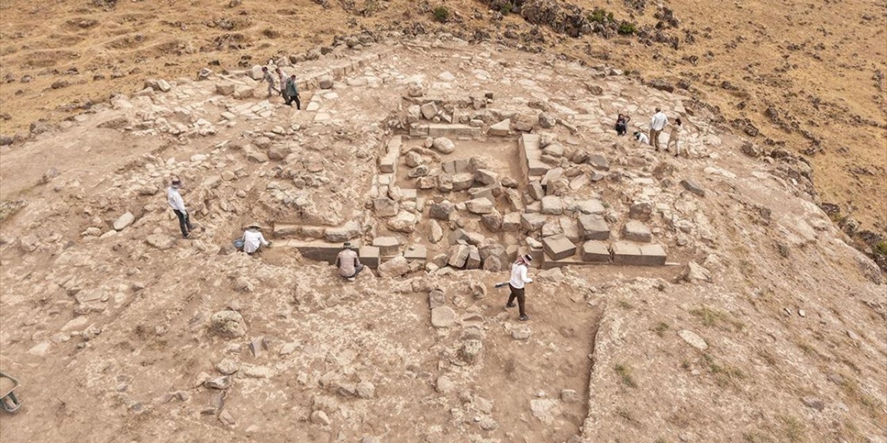 Çivi Yazılı Tabletlerin Çözümüyle Körzüt Kalesi'nin "Haldi'nin Kutsal Kenti" Olduğu Belirlendi