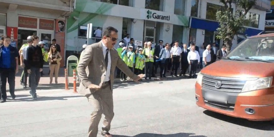 Yaya Geçidi Nöbeti'nde valiye araba çarpıyordu!