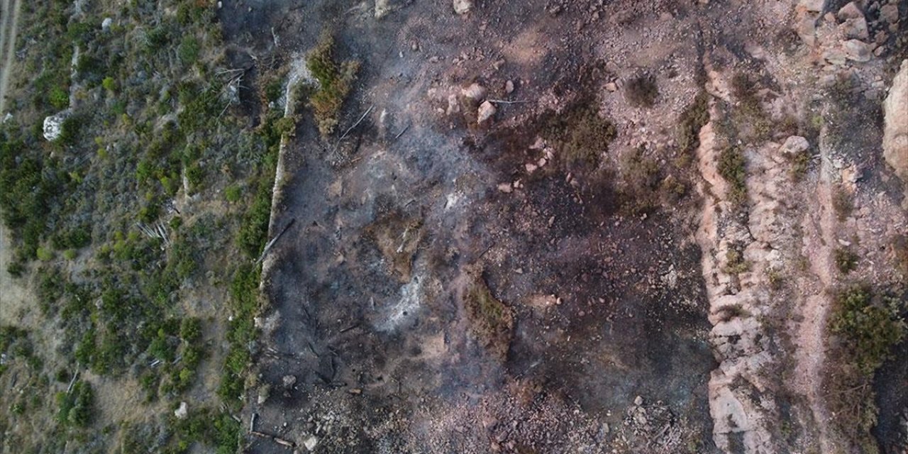 Fransa'nın Aude Vilayetinde 13 Bin Hektarlık Alanın Kül Olduğu Yangınla Mücadele Sürüyor