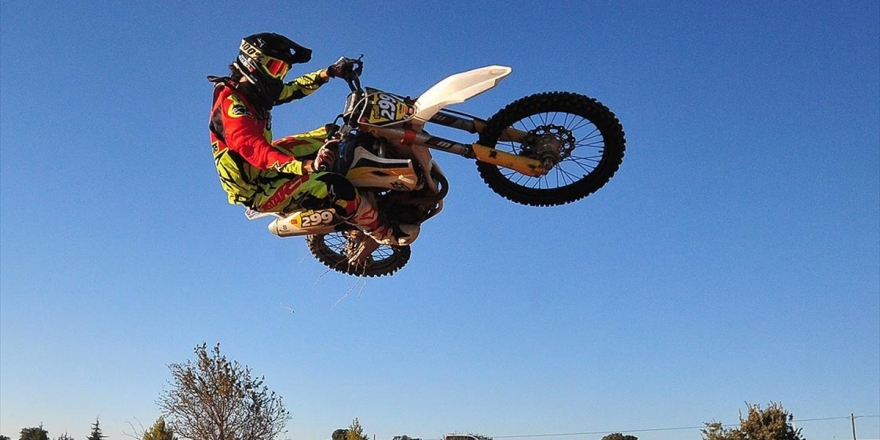 Milli Motosikletçiler 3 Ayrı Ülkede Piste Çıkacak