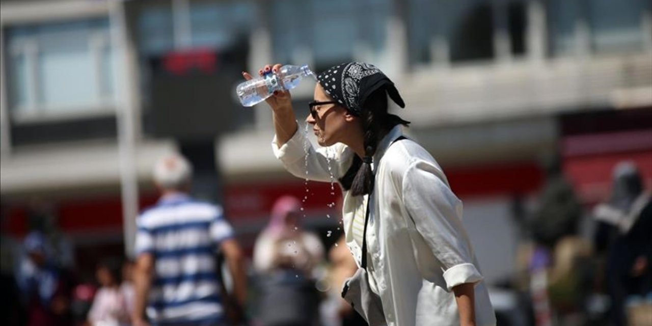 Hava Sıcaklığı 22 İlde 40 Derece ve Üzerini Gösterdi