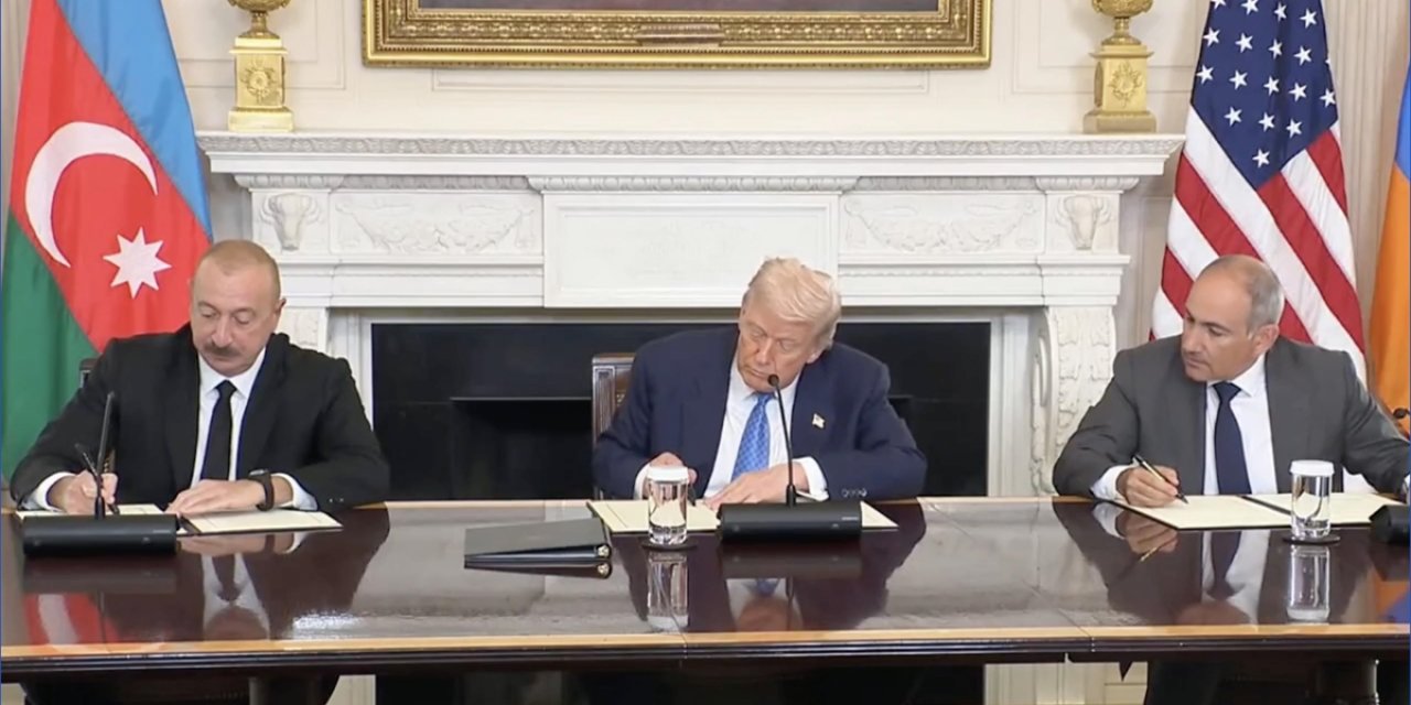 Azerbaycan ve Ermenistan Arasında Ortak Deklarasyona İmza Atıldı