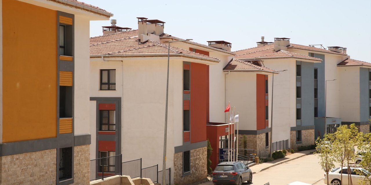 "Asrın Felaketi"nden Etkilenen Tut İlçesindeki Deprem Konutlarında Yaşam Başladı