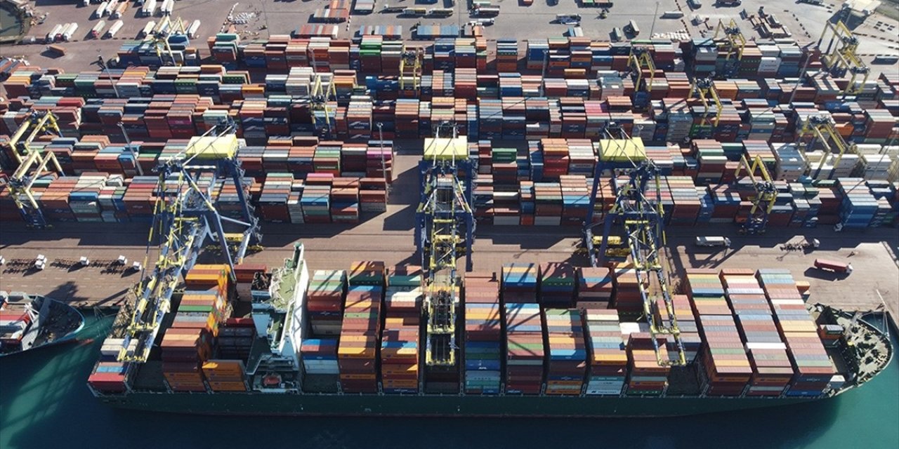 Türkiye'nin Komşularına İhracatı 7 Ayda Yaklaşık 15,6 Milyar Dolar Oldu