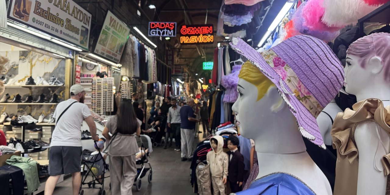 Kayseri'de Gurbetçiler Tarihi Kapalı Çarşı'dan Vazgeçmiyor